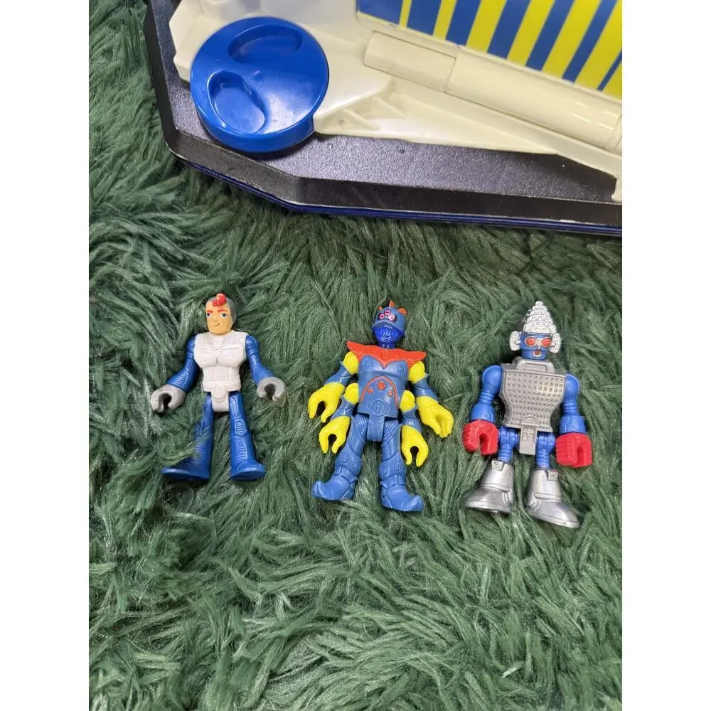 Fisher-Price Imaginext Space Shuttle Vehicle Playset with 6 Action Figures